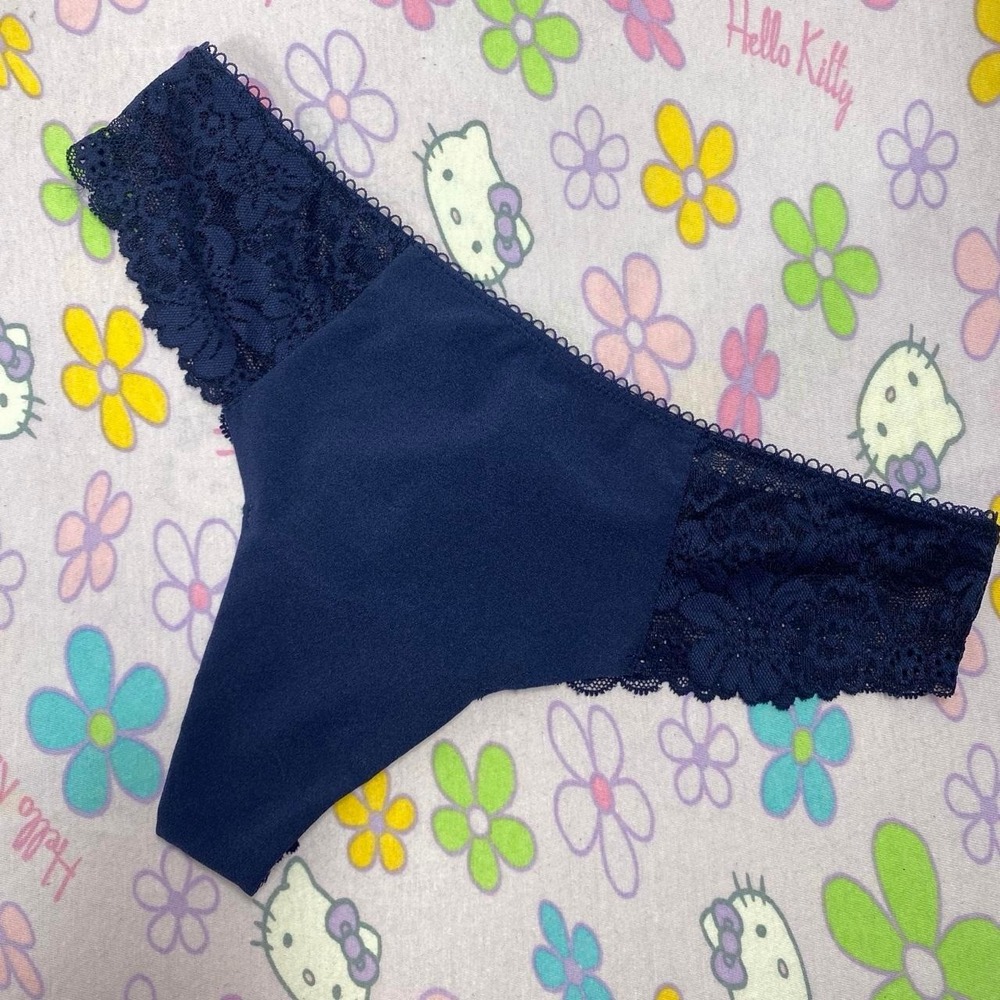 VS PINK LACE THONG NAVY BLUE